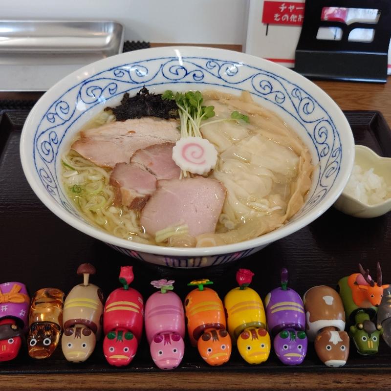 川俣シャモベース塩ワンタン麺(自家製麺 麺工房えんたく)