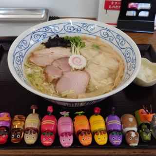 川俣シャモベース塩ワンタン麺(自家製麺 麺工房えんたく)