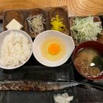 秋刀魚塩焼き定食(屋台酒場 あぐらし)