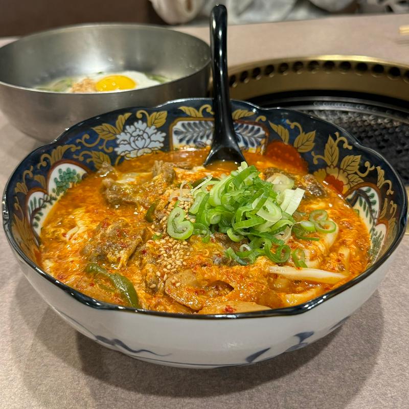 旨辛肉うどん(焼肉食べ放題 黒川家【KUROKAWAYA】)