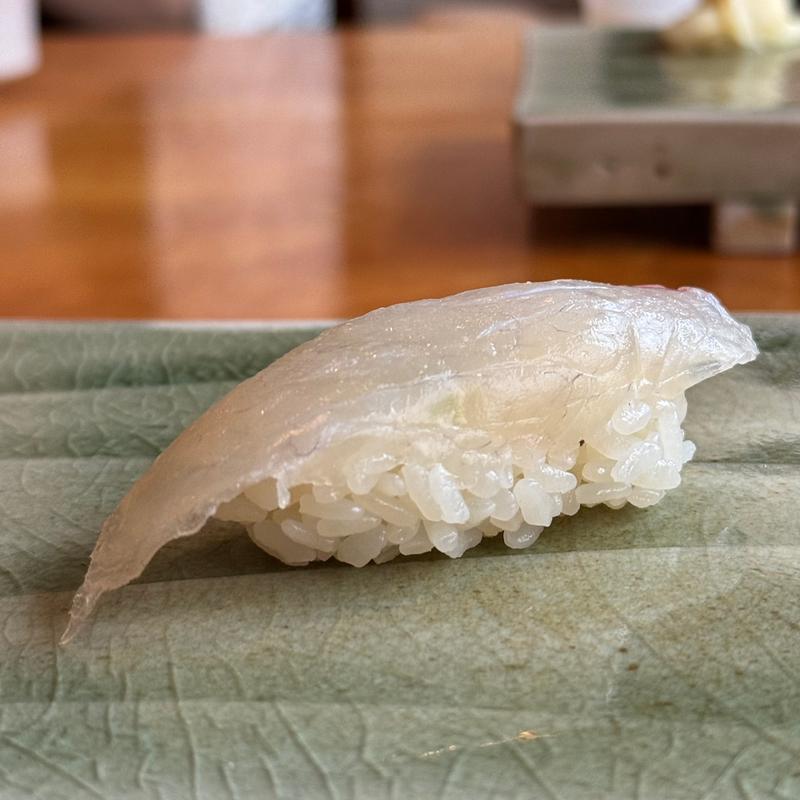 真鯛の昆布締め(SUSHI てさく)