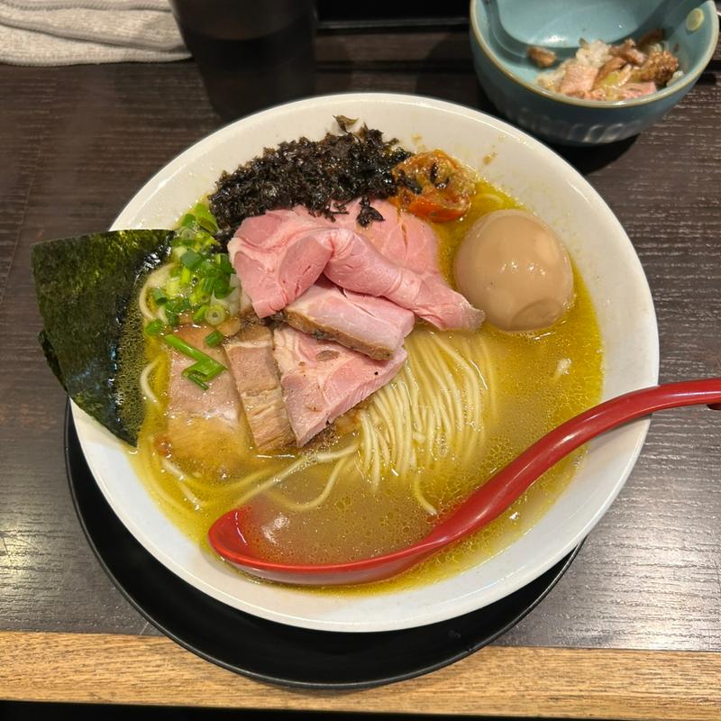 広島県産牡蠣ムール貝アヒージョオイル中華蕎麦(麺処 夏海 )