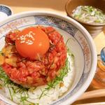 トロタクユッケ丼