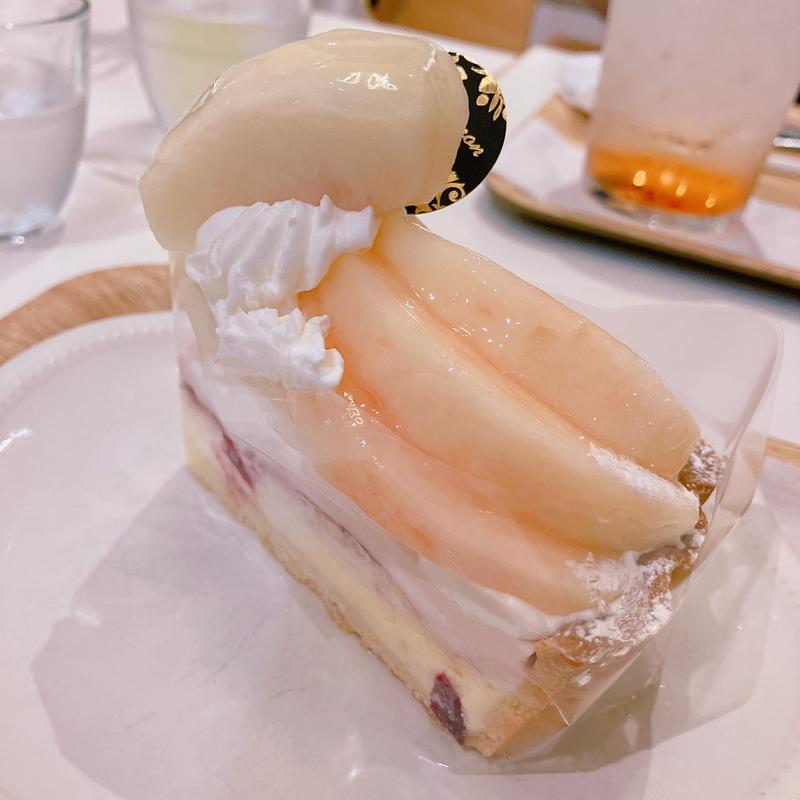 白桃のベイクドチーズタルト(ラ・メゾン アンソレイユターブル アトレマルヒロ店)