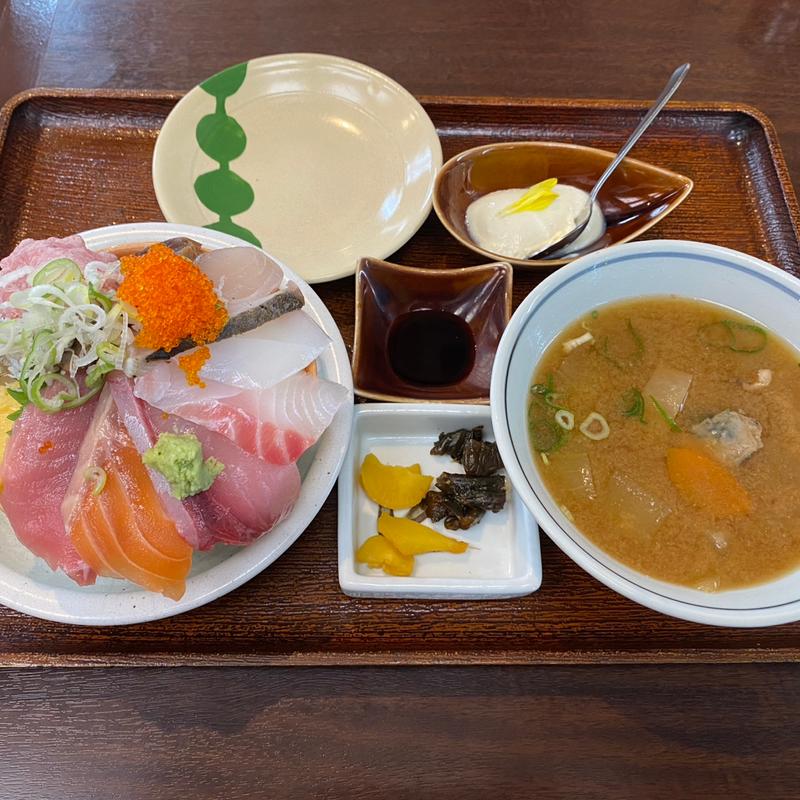 日替わり海鮮丼ランチ(かまど )