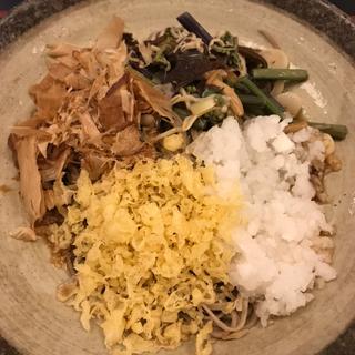 山菜鬼おろし蕎麦(蕎麦政海本舗)
