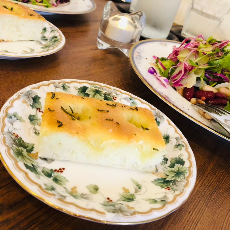 自家製フォカッチャ(オステリア リリック)