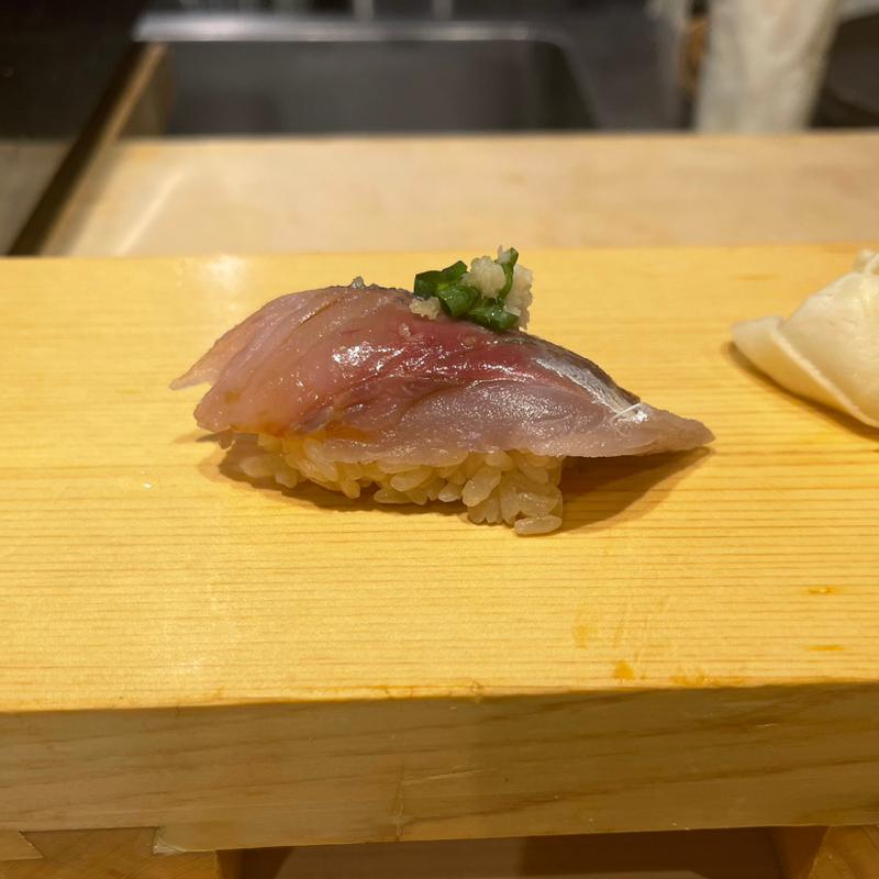 あじ（やごの日限定）(鮨屋とんぼ 栄店)