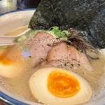 のりと半熟たまごラーメン(麺の坊　砦)