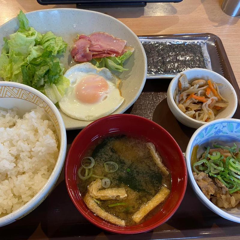 朝定食 ベーコンエッグ牛小鉢並盛り(すき家 千川駅前店 )