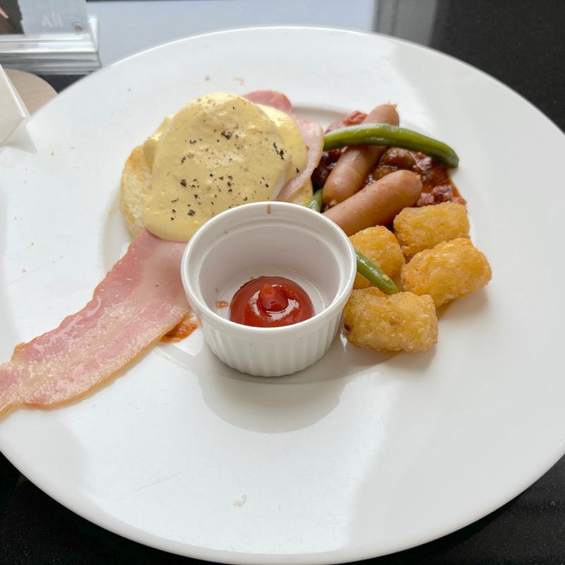 エッグベネディクト(メルキュールホテル 横須賀)