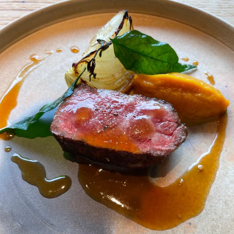 東京和牛の炭火焼き(Satologue（さとローグ）)