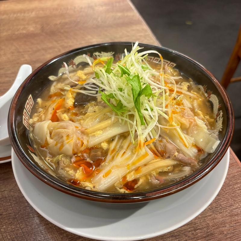 酸辣湯わんたんめん(手包わんたん麺酒家 広州市場 横浜ポルタ店)