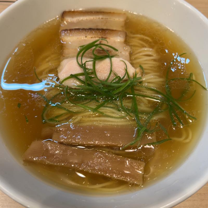 白醤油らぁ麺(らぁ麺麦造)