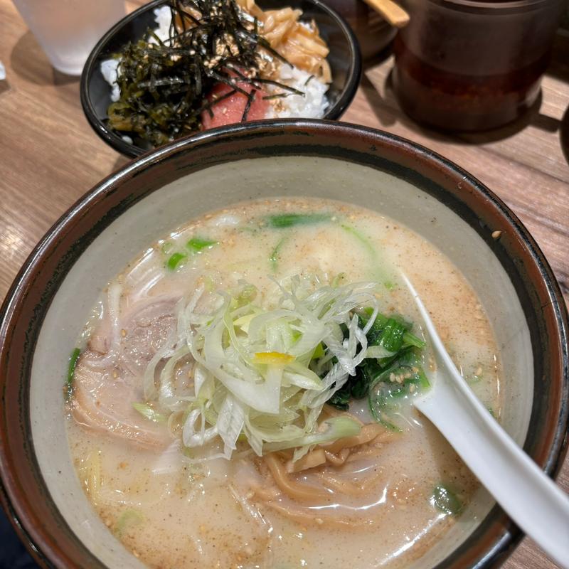 選べる塩丼セット(俺流塩らーめん 原宿駅前店)