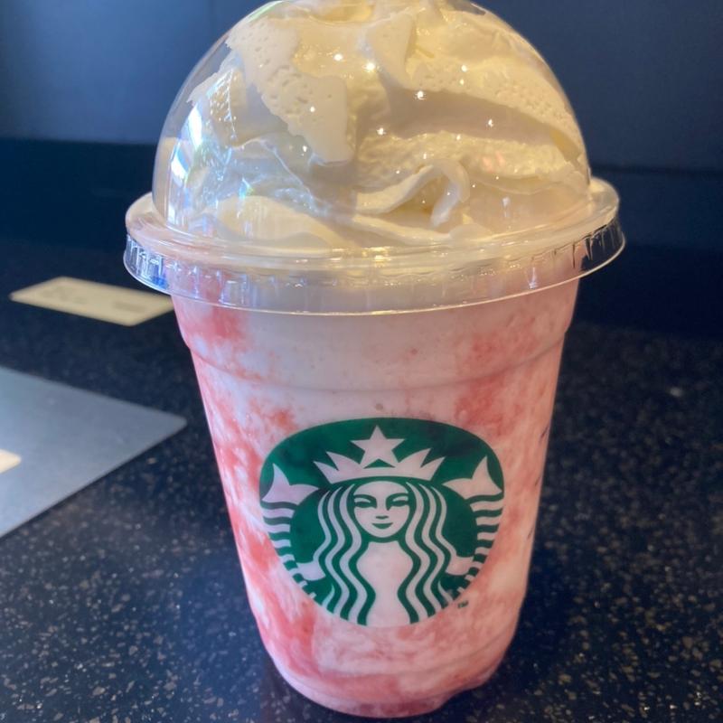 ストロベリーフラペチーノ(スターバックス コーヒー 横浜元町店)