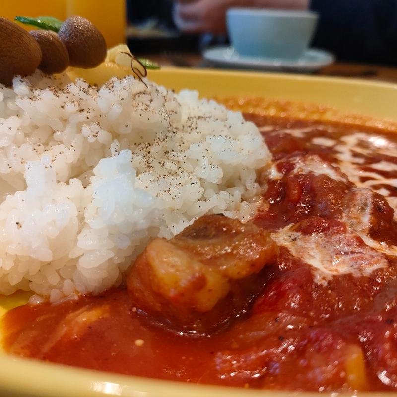 牛すじトマトカレー(タイニーガーデンキッチン ららぽーと立川立飛店 （TINY GARDEN KITCHEN）)