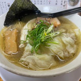 煮干しワンタン麺