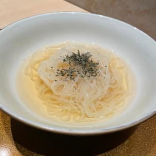 トマトバジル冷麺(恵比寿うしみつ)
