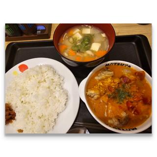 ごろごろチキンのバターチキンカレー 大＋参鶏湯風スープ(松屋 下総中山店)