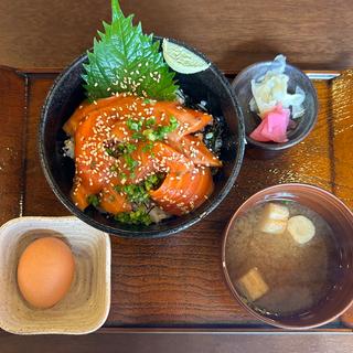 サーモン丼漬けゴマぶつ(並)(俺のワガママ鮪)