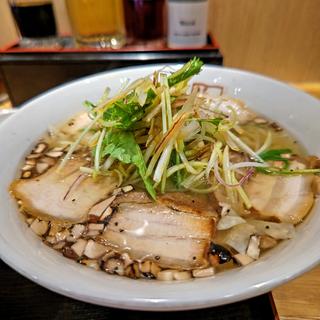 すだちと炙り椎茸が香るさっぱり塩ラーメン(喜多方ラーメン 坂内 石川町店)