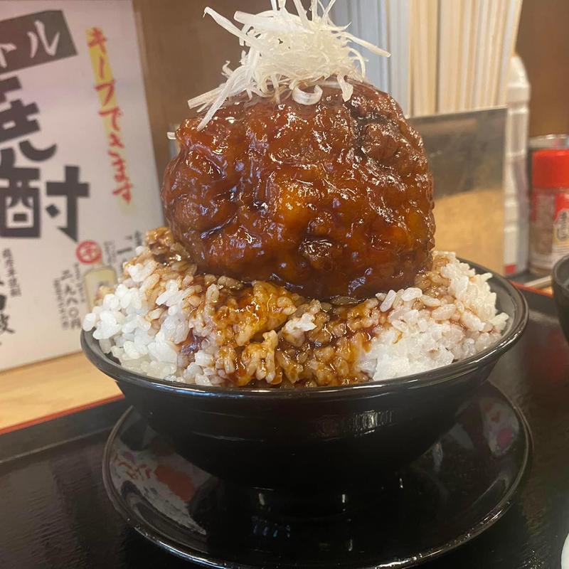 限定肉団子丼 大盛り (鉄板ホルモン 五の五 ぴおシティ桜木町店)