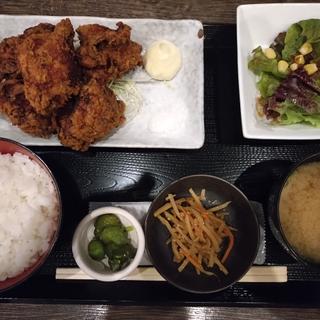 からあげ定食(くいものや 八那里 青物横丁店)