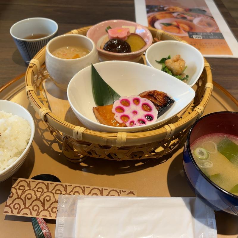 籠弁当(旬菜 和輝)