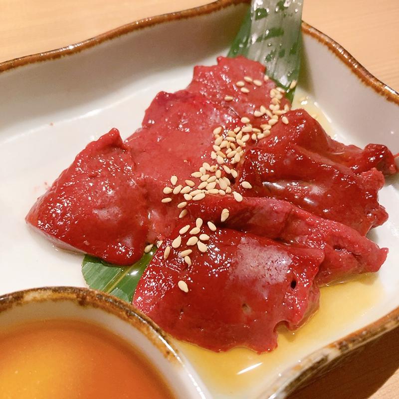 黒毛和牛塩レバー(個室焼肉 喰切じろう 袋町店)