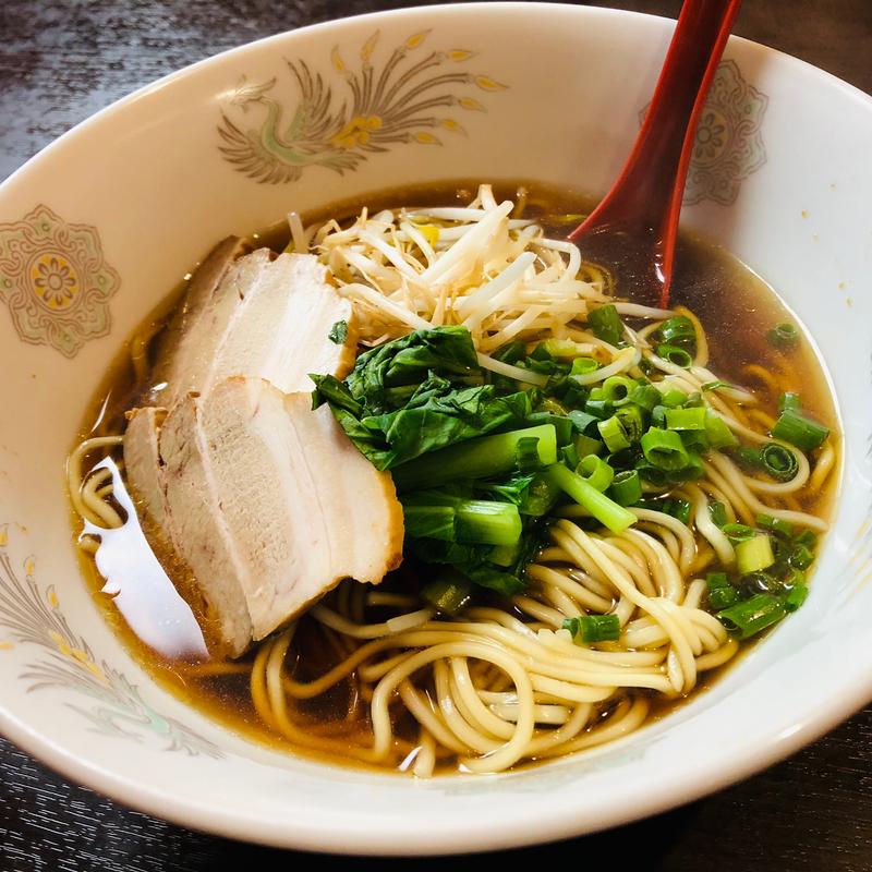醤油ラーメン(中華大飯店)