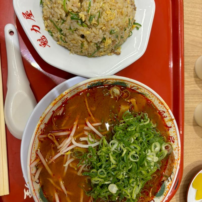 辛味噌ラーメンと炒飯大盛り(ラーメン魁力屋 イオンモール岡崎店)