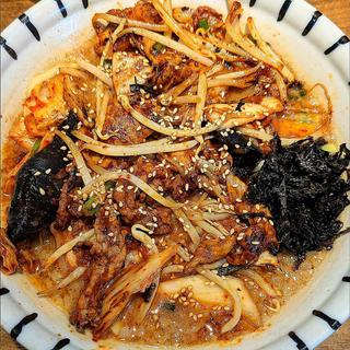 豚キムチ味噌ラーメン(濃口背脂味噌らーめんと餃子 大福帳)