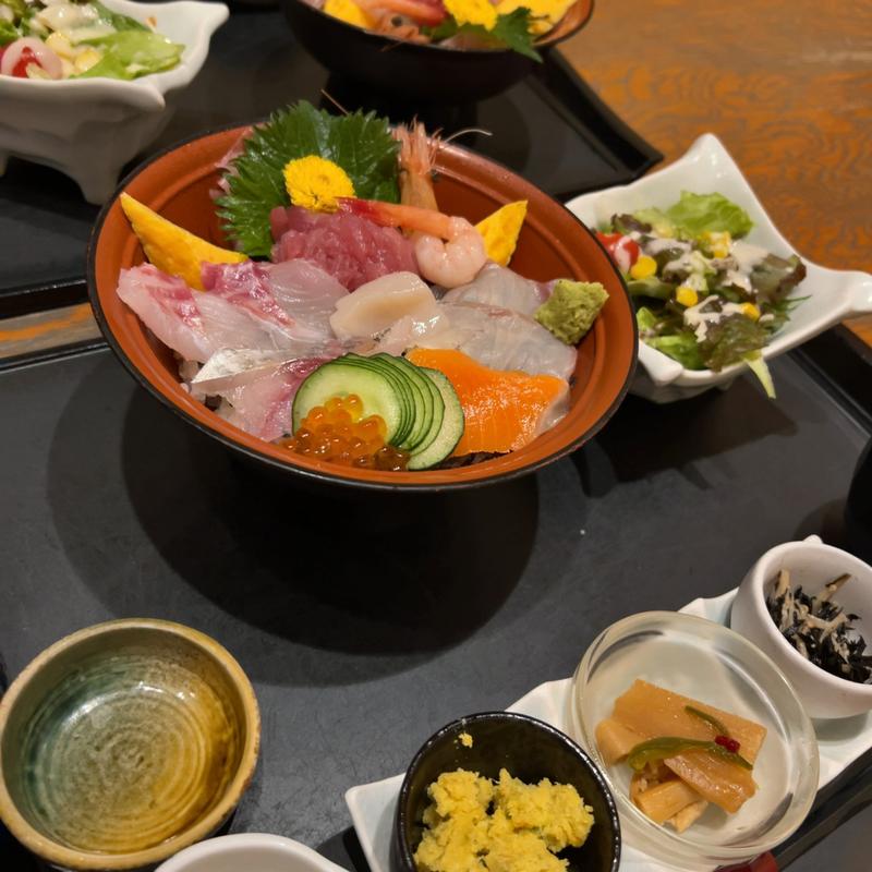 海鮮丼(ふくふく )
