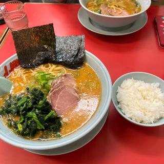 特製味噌チャーシュー麺中盛　半ライス　ほうれん草(ラーメン山岡家 越谷レイクタウン店)