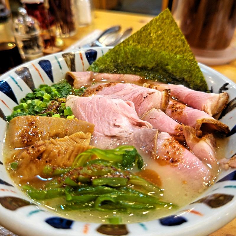 七志チャーシューラーメン(七志 港南台バーズ店)