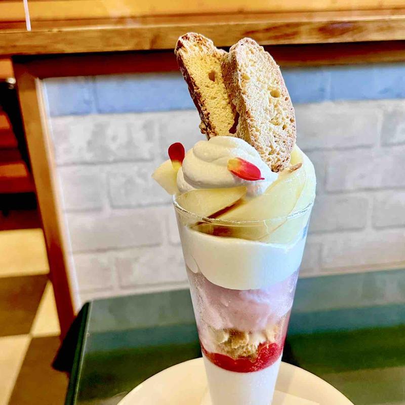 ピーチ・メルバ風パフェ(ピッツェリア ダ フィオーレ （Pizzeria da FIORE）)