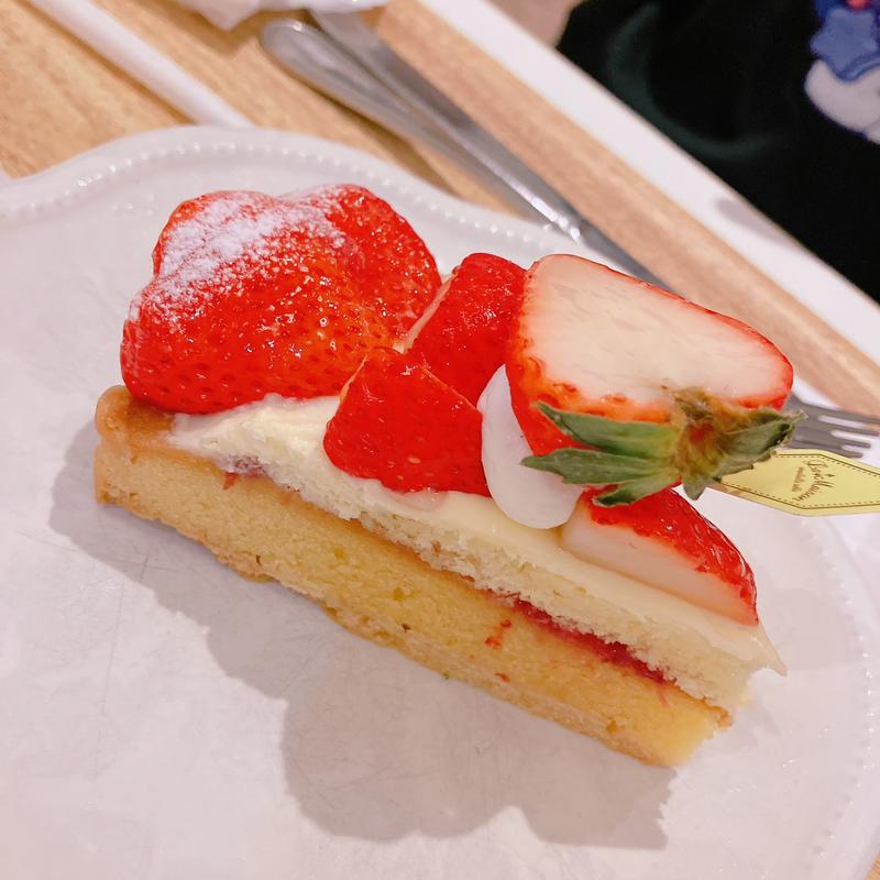 なつみずきのタルト(ラ・メゾン アンソレイユターブル アトレマルヒロ店)