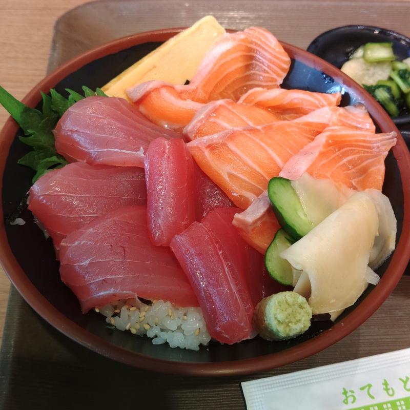 生まぐろ･生サーモン丼(閖上マリンキッチン)