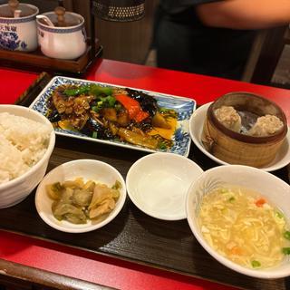 豚肉と茄子の四川風炒め焼売定食(陳麻婆豆腐 麺飯館 新宿京王モール店)