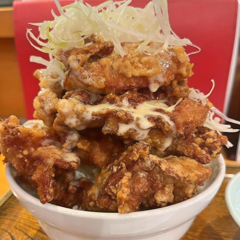 塩マヨ唐揚げ丼(おぼや元町店)
