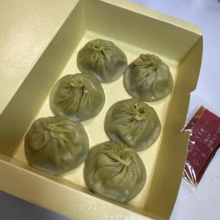 烏龍茶小籠包（6個入り）(京鼎樓（ジンディンロウ） 恵比寿本店)