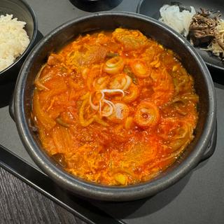 ユッケジャンラーメン(ヨプの王豚塩焼（熟成肉専門店）GEMS新橋店)