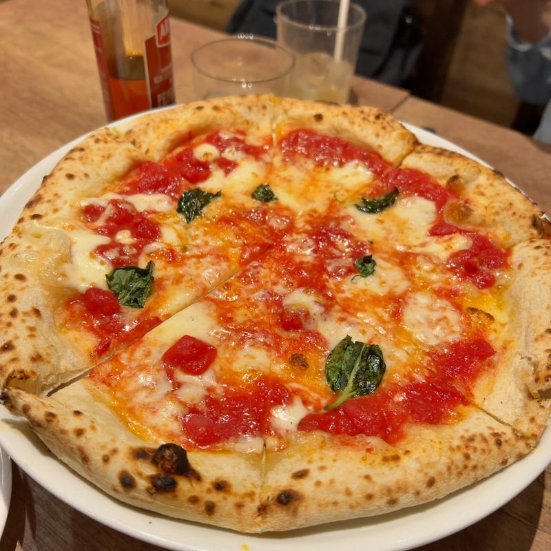 本番ナポリのマルゲリータ(Italian Kitchen VANSAN 南浦和店)