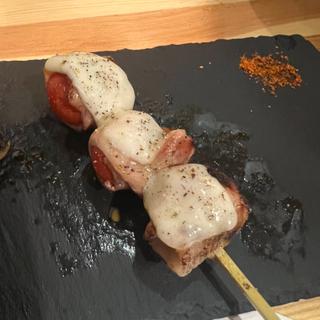 ミニトマトとチーズ串(焼鳥あつみや)