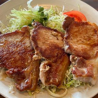 ロース焼肉定食(大食館 )