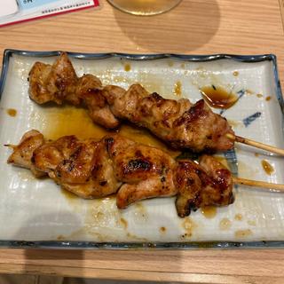 炭火焼き鳥　もも焼(焼鳥のヒナタ 三宮店)