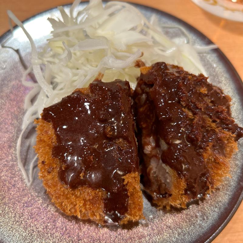 黒毛和牛のメンチカツ ダークカカオとんかつソース(ヱビスバー 札幌アピア店 (YEBISU BAR Sapporo Apia))