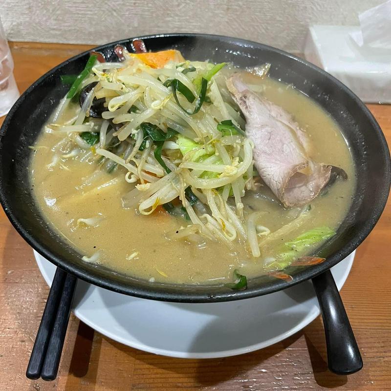 醤油にんにく野菜ラーメン(中華食堂秋)