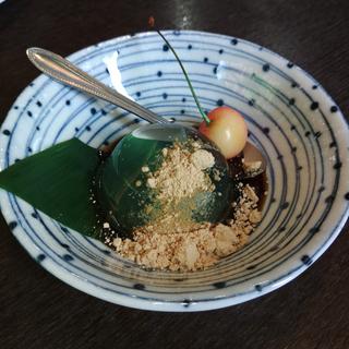 水わらびもち(瑳山 （さざん）)